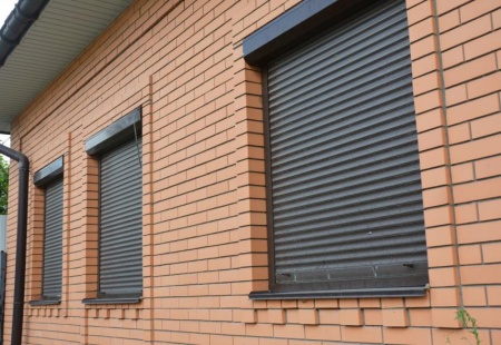 Volets roulants manuels ou électriques, quels avantages pour votre habitation ?